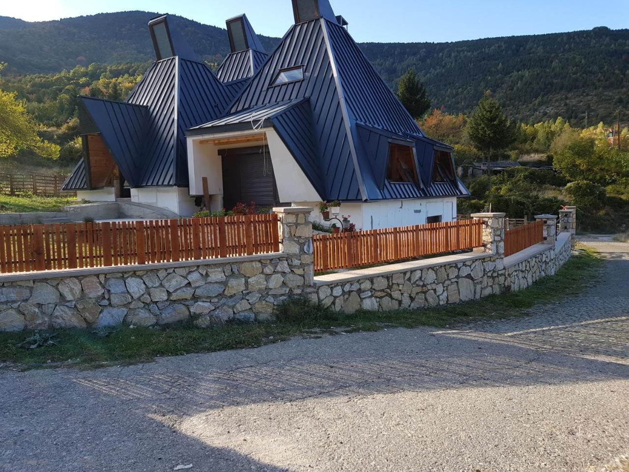 Vila Piramida Bitola Luaran gambar